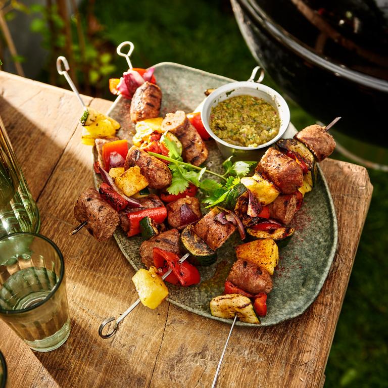 BBQ Wurst Ananas Spieße BBQ Wurst Ananas Spieße